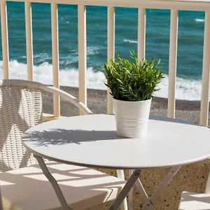 https://el-cachalote-feliz-1-lnea-de-playa.es-andalucia.com